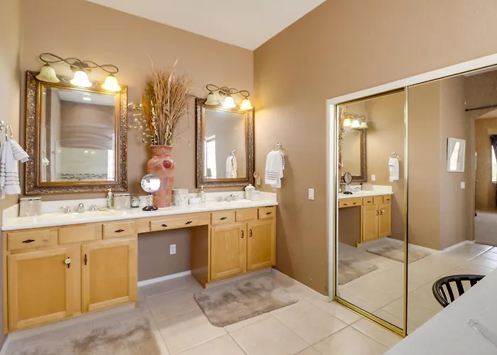 Ferienhaus Private Pool + Perks: Golf Getaway